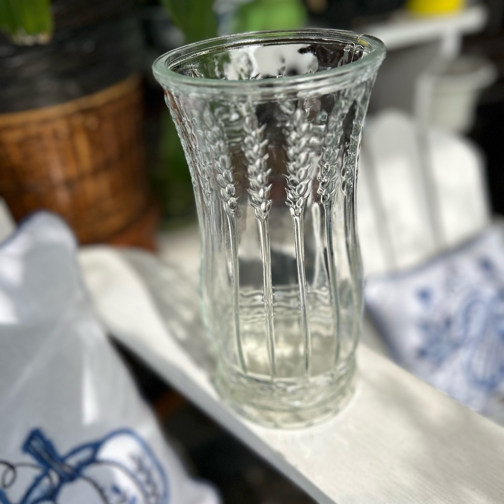 Vintage Pressed Glass Wheat Design Vase - Picture 3 of 8